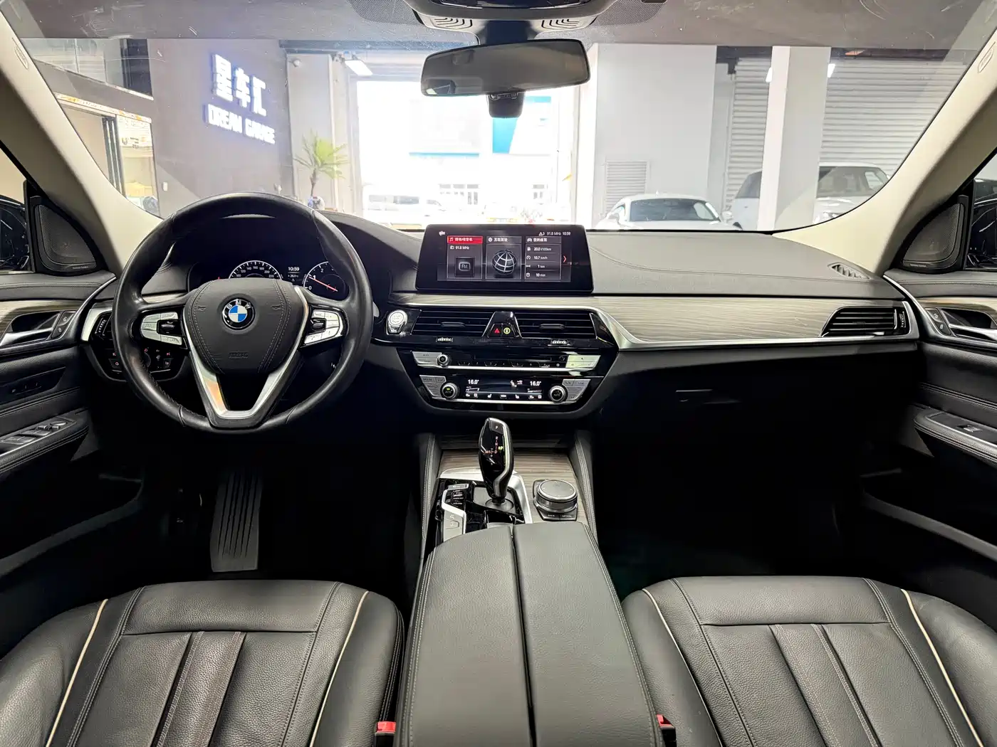 BMW 6 Series GT 2019 630i Luxury Design Package фото 6