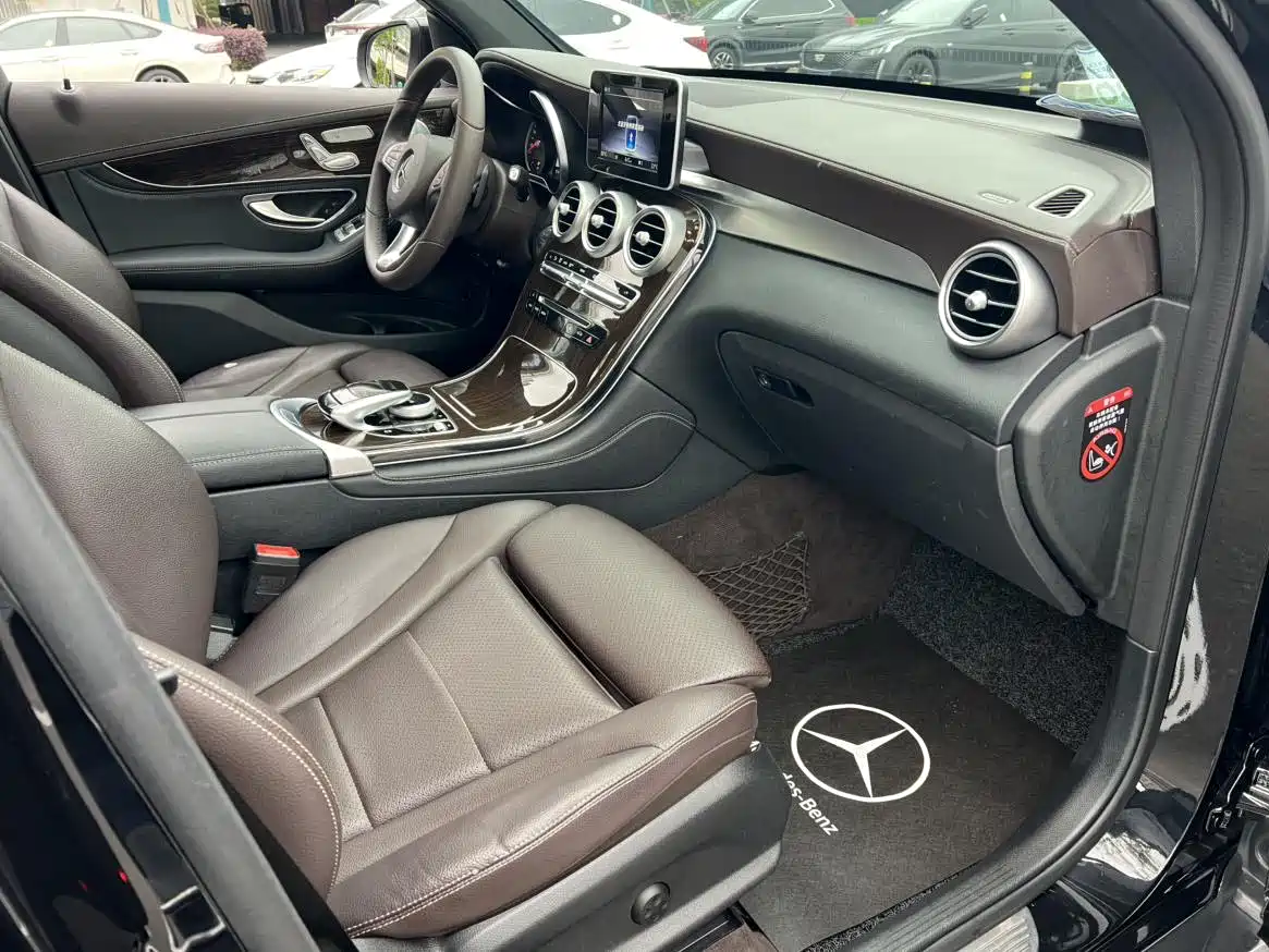 Mercedes-Benz GLC 2019 GLC 260 4MATIC Dynamic фото 10