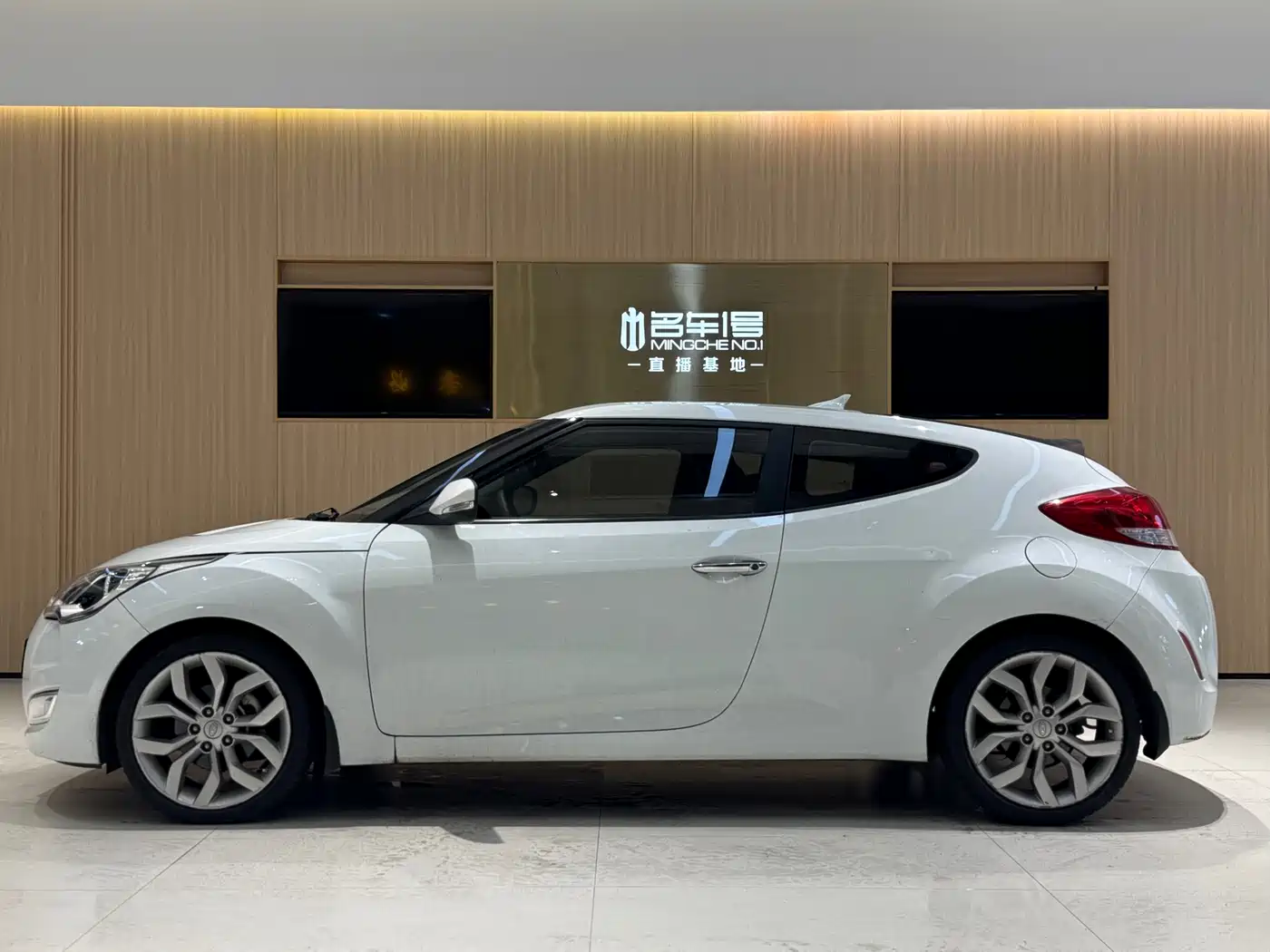 Hyundai Veloster 2012 1.6T Automatic Luxury фото 3