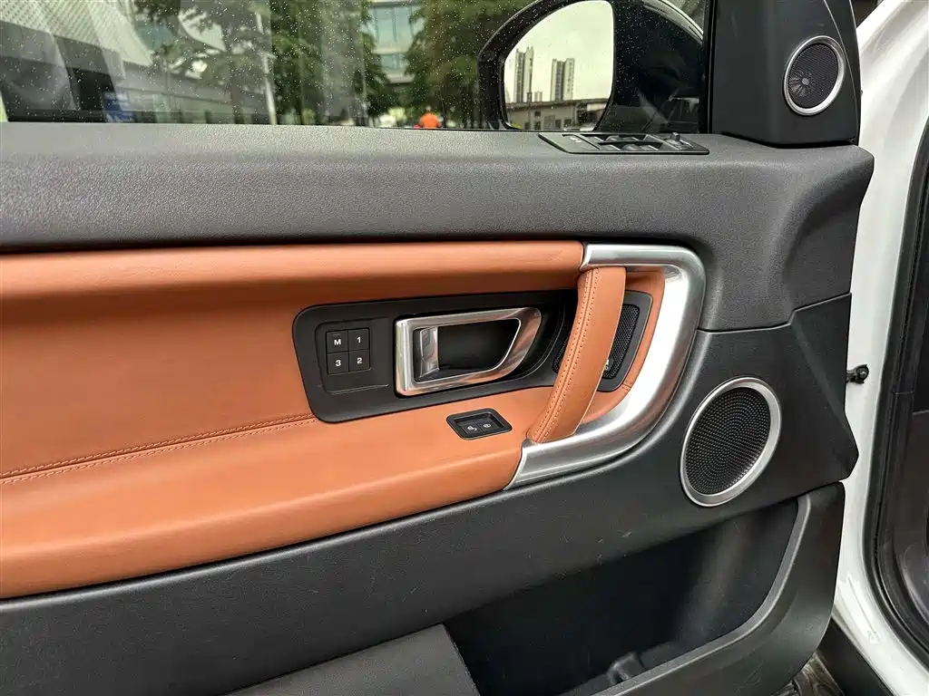 Land Rover Discovery Sport 2017 2.0T HSE LUXURY фото 18