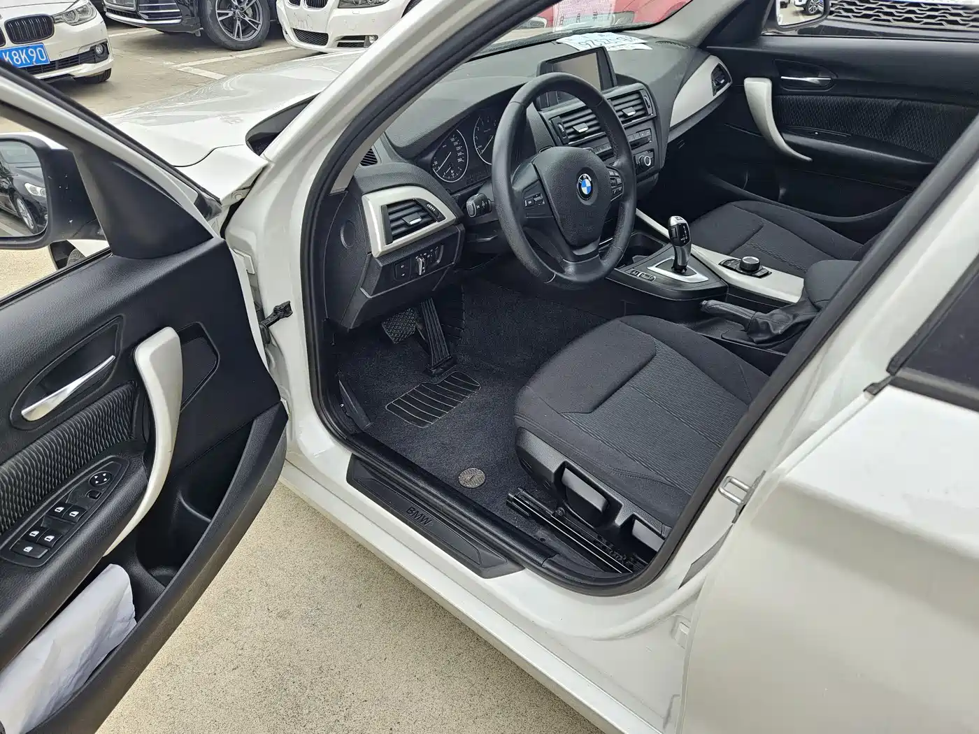 BMW 1 Series (Import) 2013 Facelift 116i Leading Model фото 6