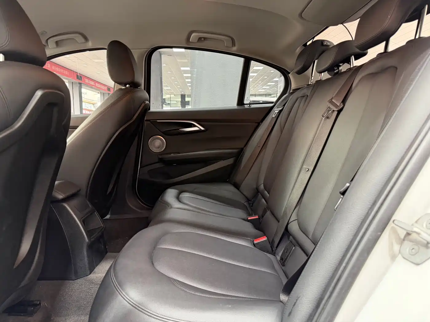 BMW 1 Series 2022 120i M Sport фото 6