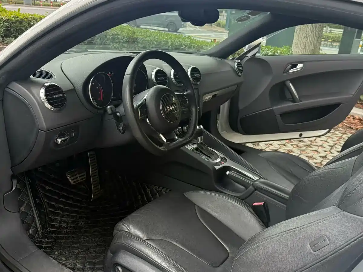 Audi TT 2014 TT Coupe 45 TFSI quattro Premium фото 2