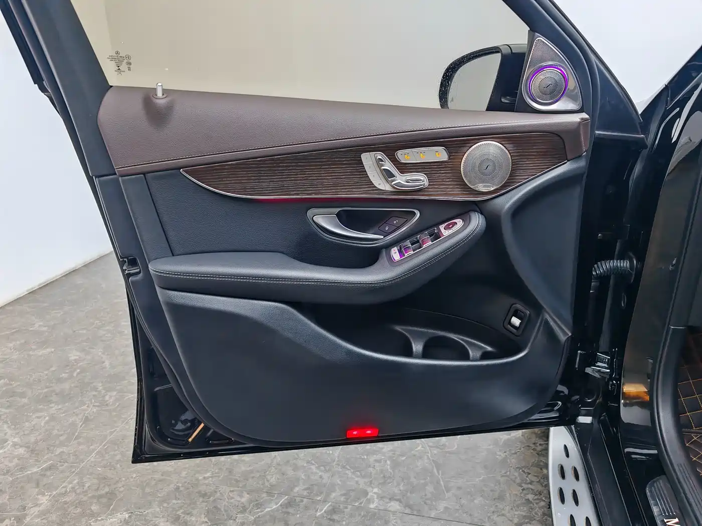 Mercedes-Benz GLC 2022 Facelift GLC 300 L 4MATIC Dynamic Collector's Edition фото 19