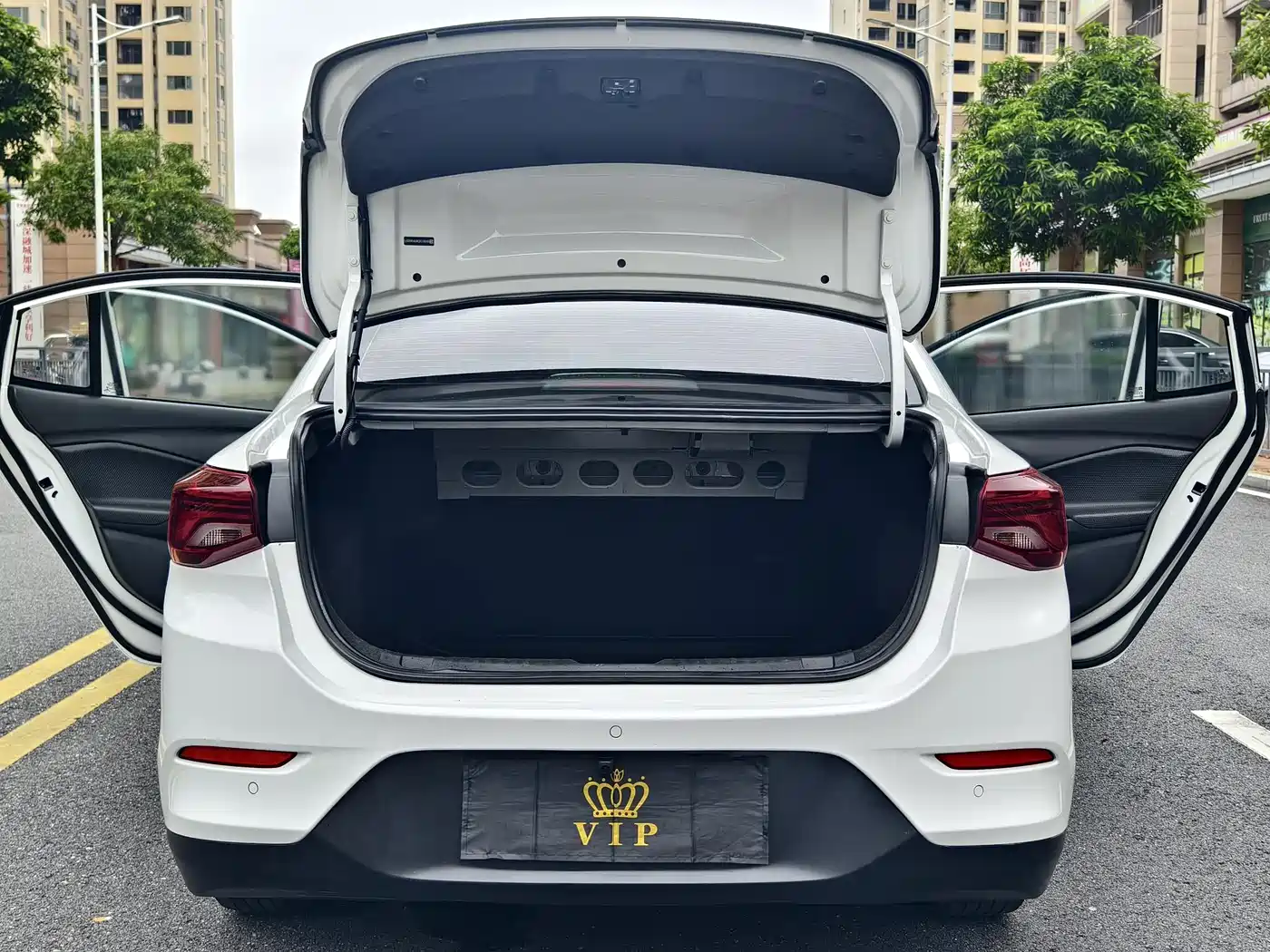 CHEVROLET KOVOZ