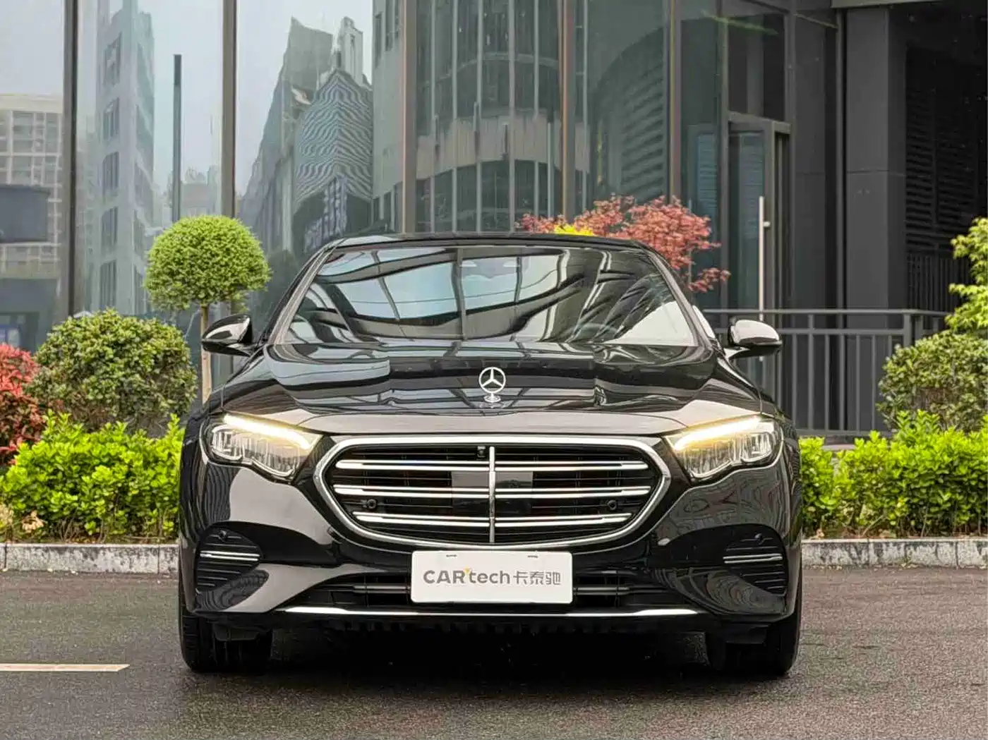 Mercedes-Benz E-Class 2025 E 300 L Fashion фото 2