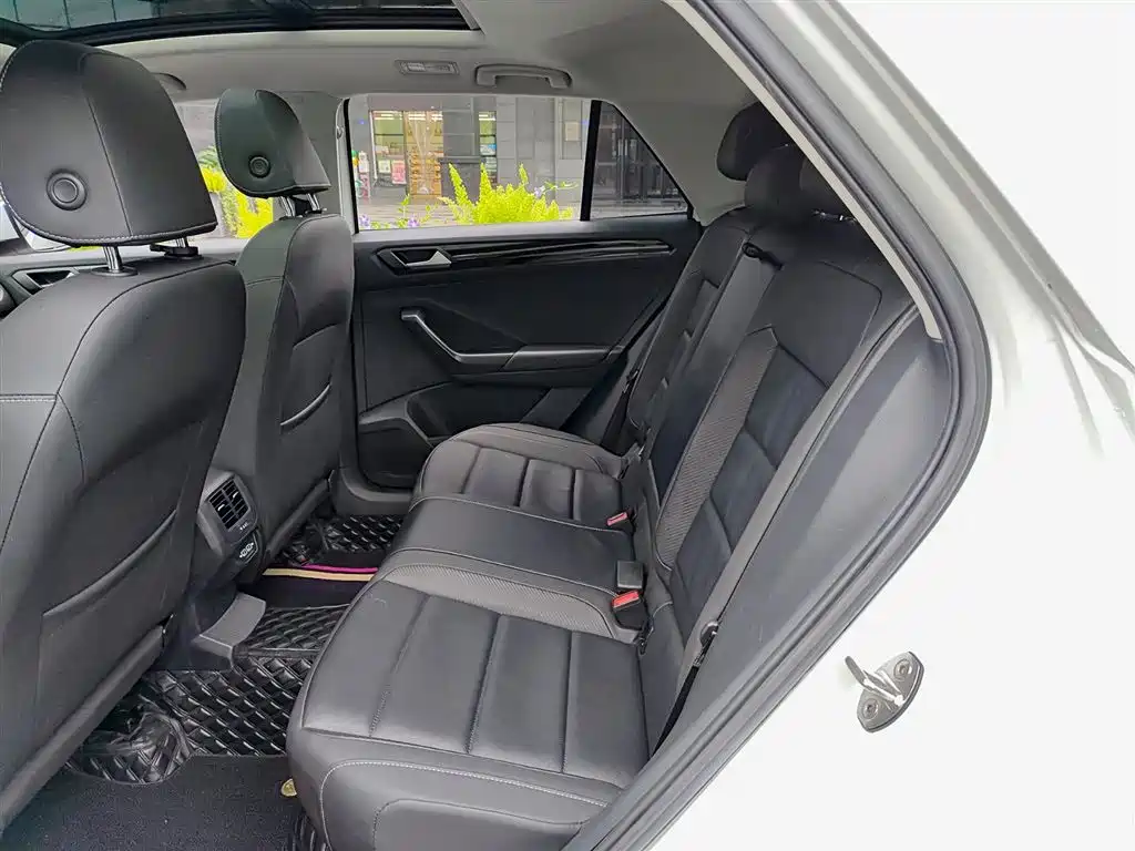 VOLKSWAGEN T ROC EXPLORING SONGS