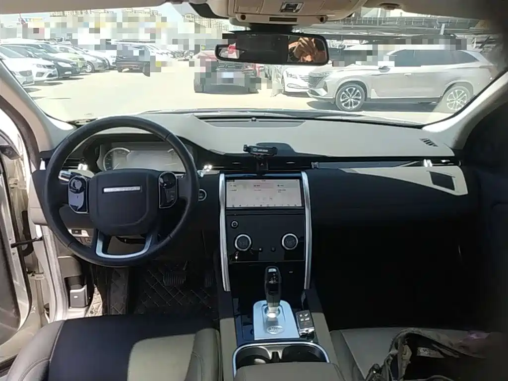 Land Rover Discovery Sport 2020 200PS Family Edition фото 10