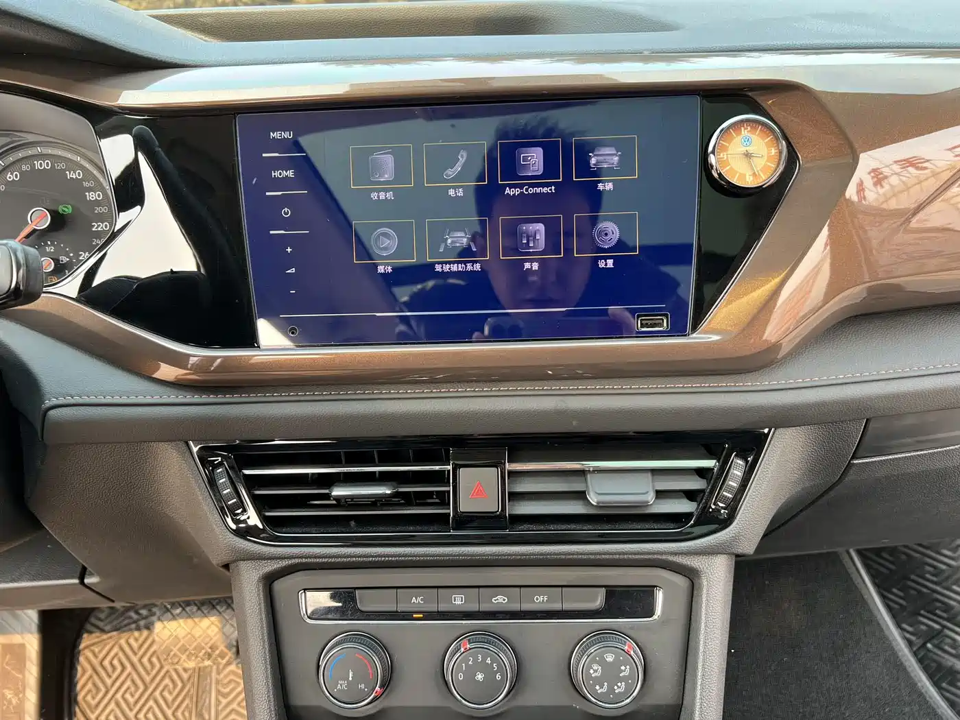 Volkswagen Tharu 2021 Model 280TSI 2WD Comfort Edition фото 15