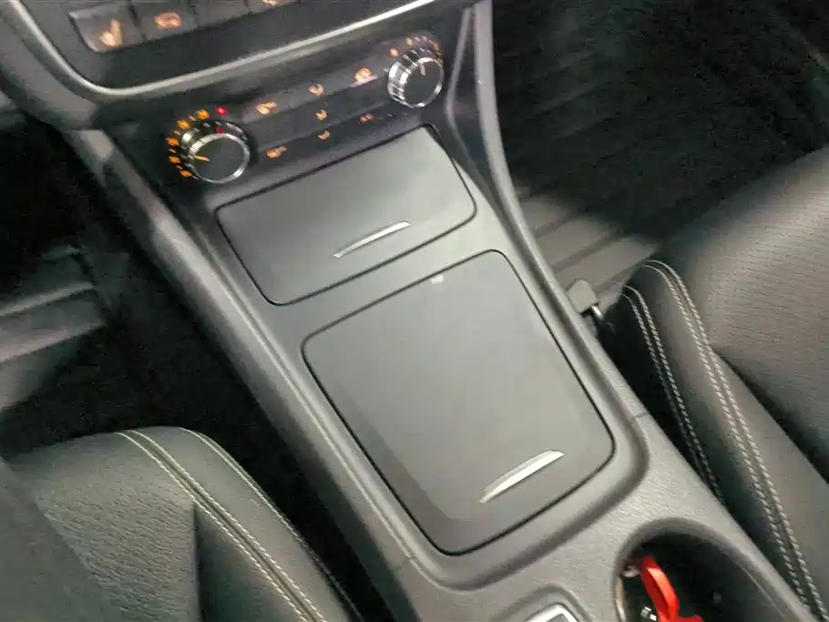 Mercedes-Benz GLA 2015 GLA 220 4MATIC Fashion Edition фото 16