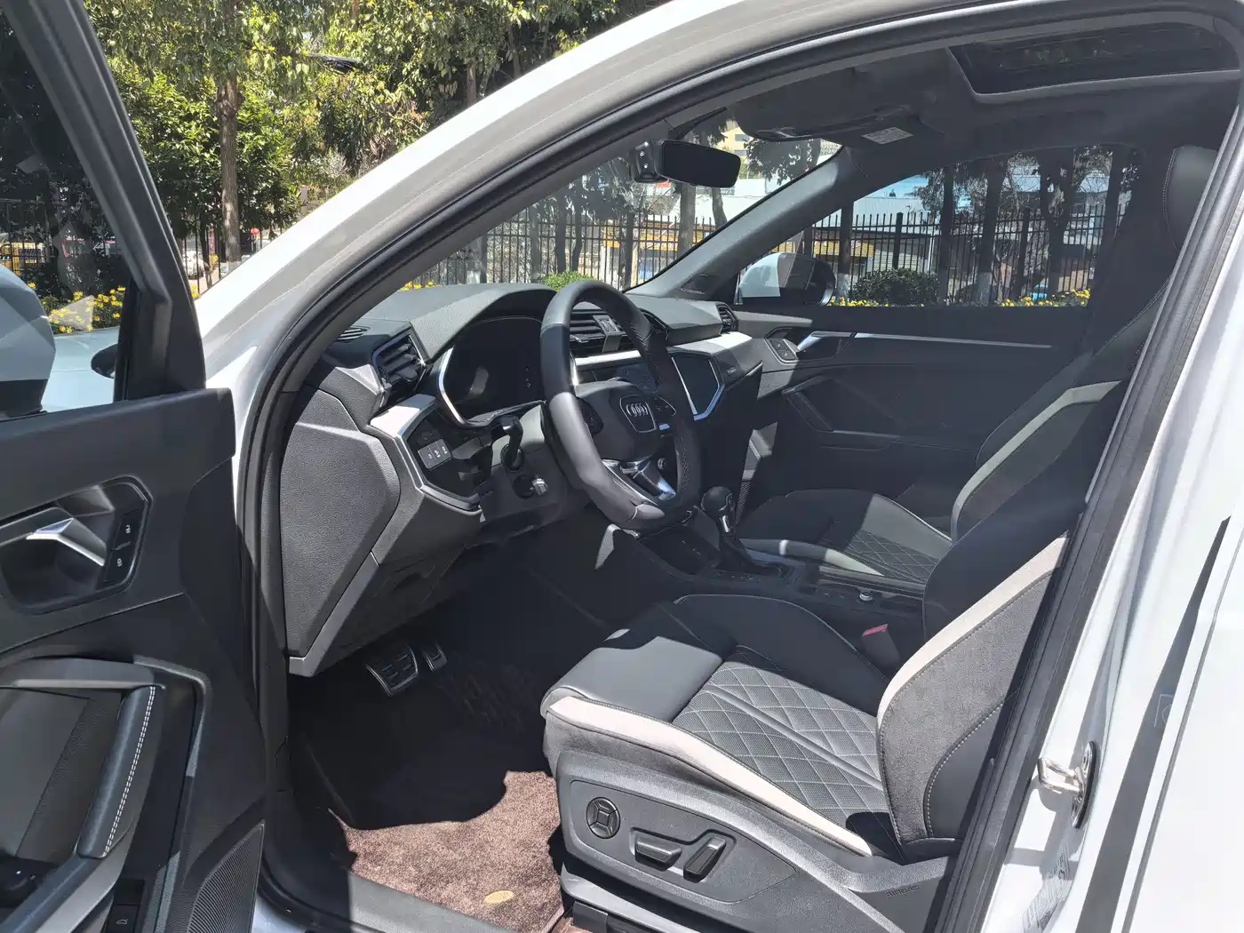 Audi Q3 2024 35 TFSI Fashion Sport фото 12