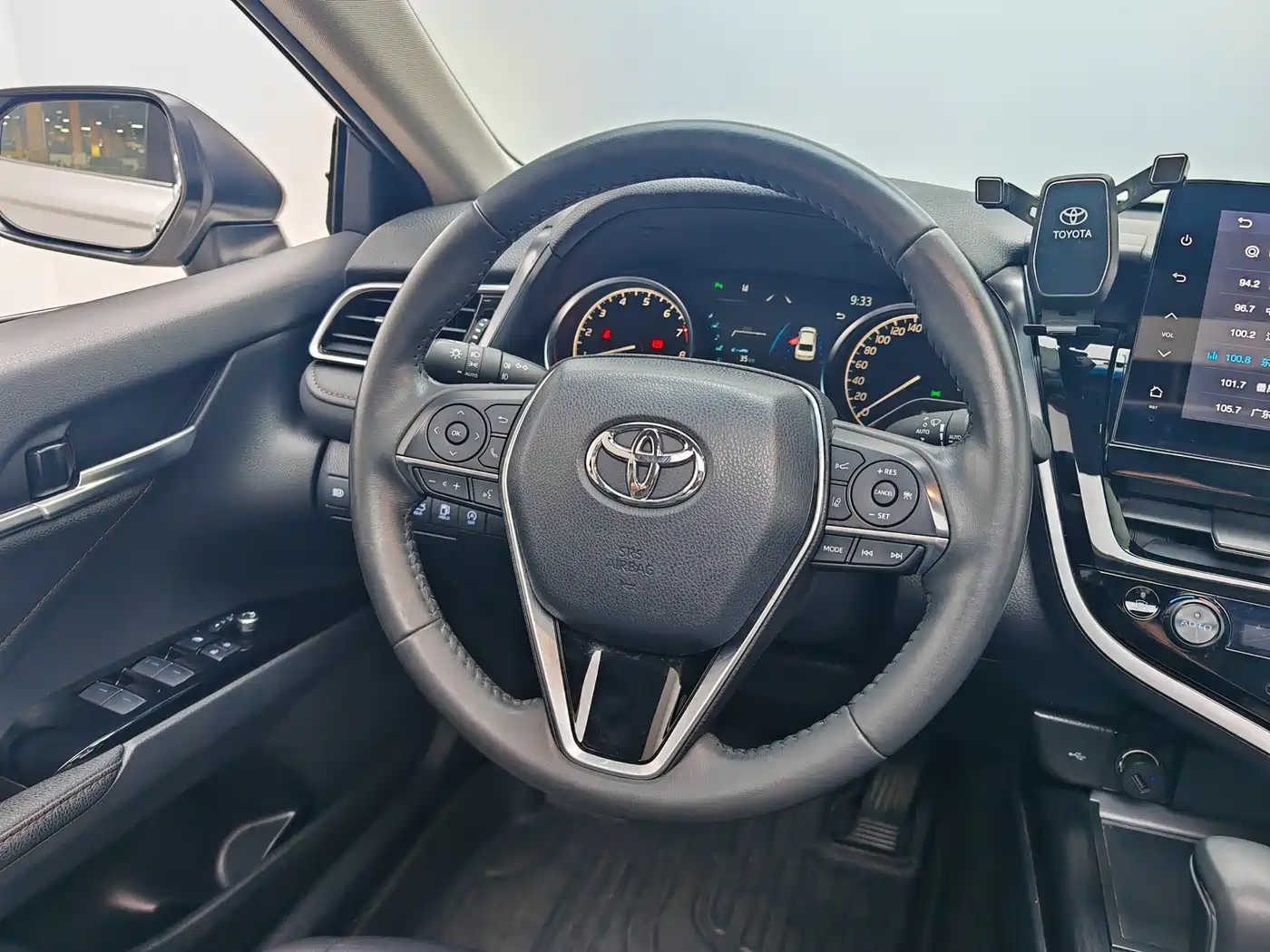 Toyota Camry 2023 2.0G Luxury Edition фото 16