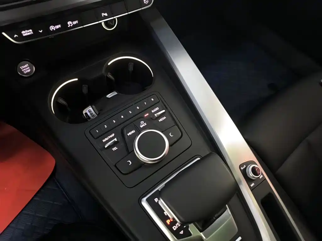 Audi A4L 2019 45 TFSI quattro Personality Sport (China V) фото 14