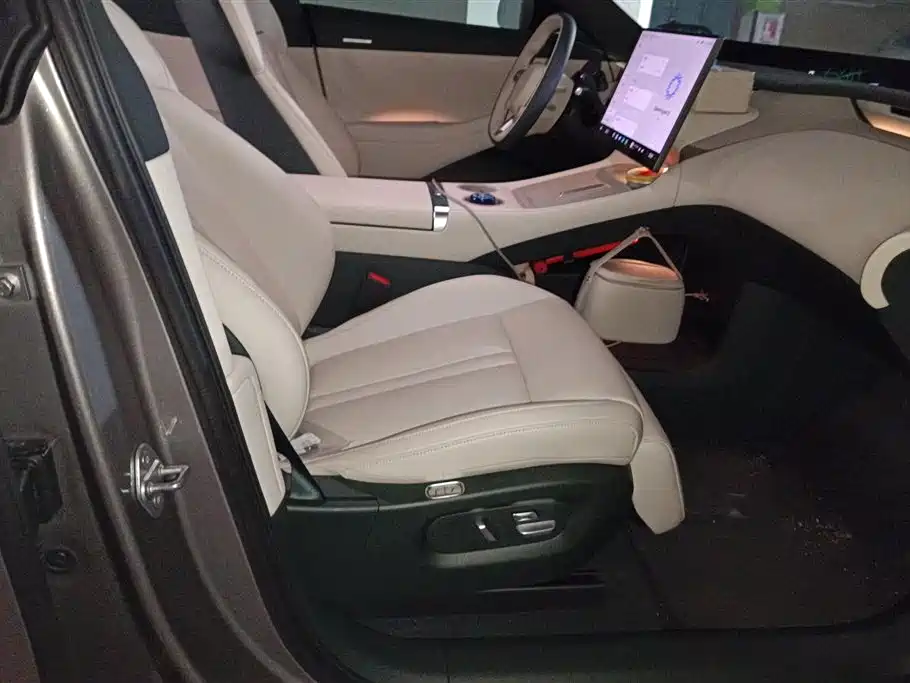 XIAOMI CAR XIAOMI YU7