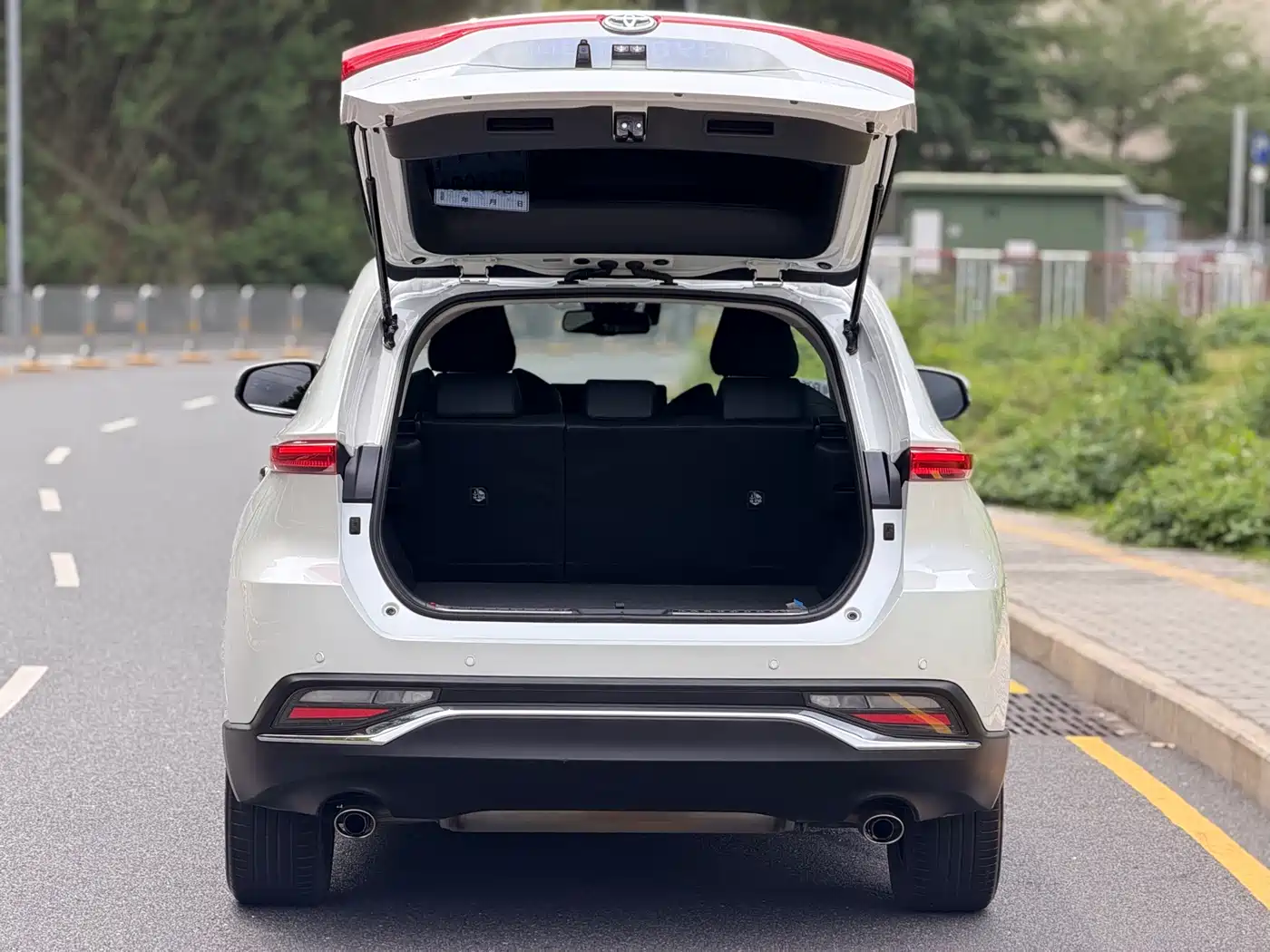 Toyota Lingfang HARRIER 2022 2.0L CVT 2WD Premium Edition фото 13