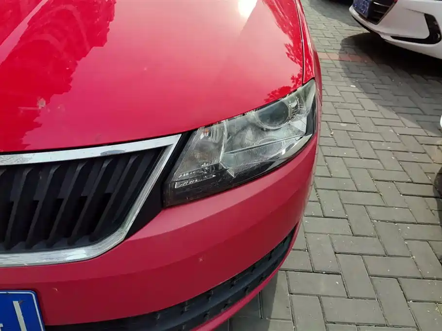 Škoda Skoda Rapid Spaceback 2014 1.6L Manual乐享版 фото 5