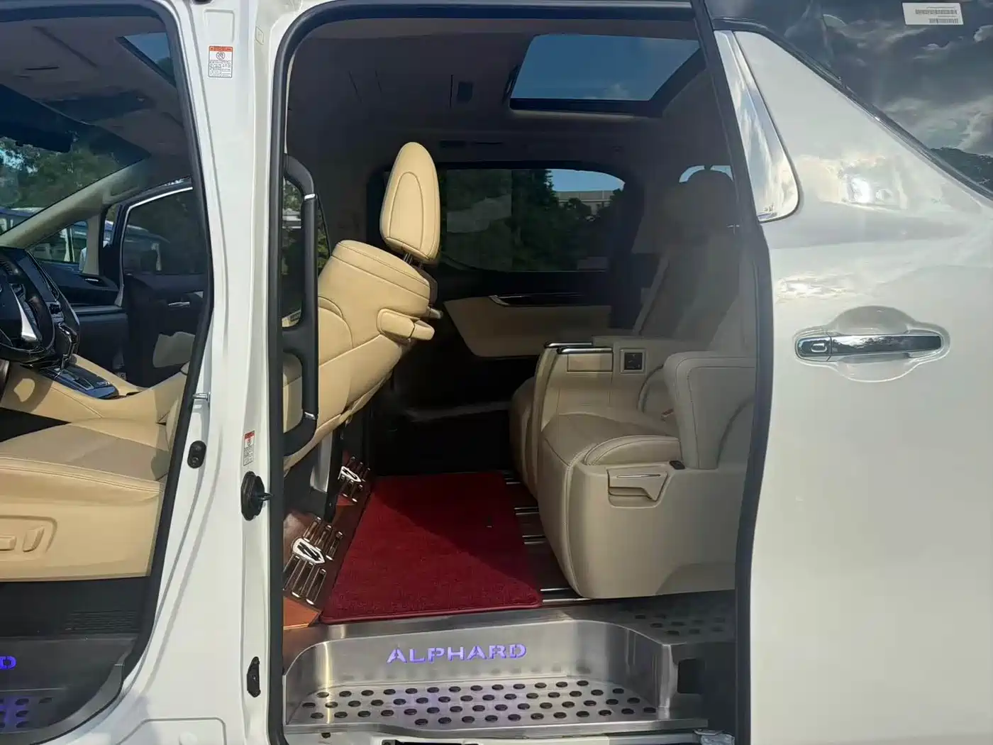 Toyota Alphard 2020 Hybrid 2.5L Luxury Edition фото 7