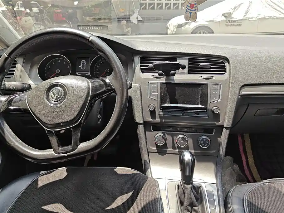 Volkswagen Golf 2016 230TSI Automatic Comfort фото 12