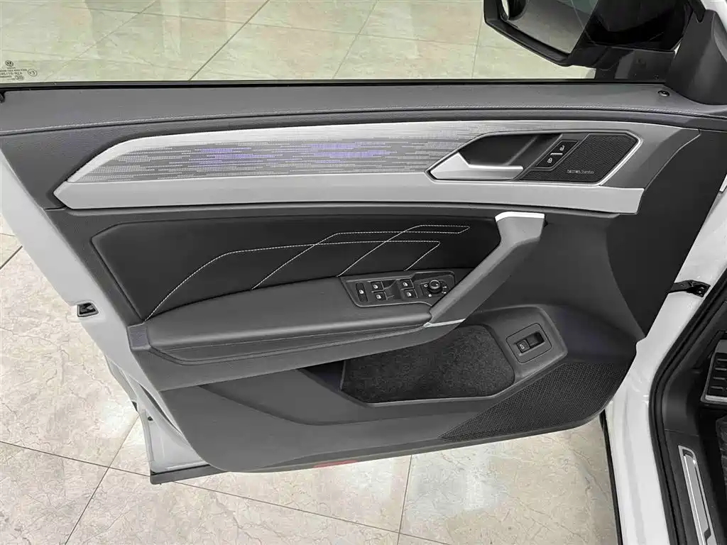 Volkswagen Tayron X 2023 380TSI 4WD Flagship Smart Edition фото 10