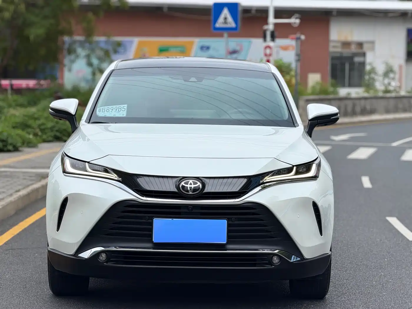 Toyota Lingfang HARRIER 2022 2.0L CVT 2WD Premium Edition фото 2