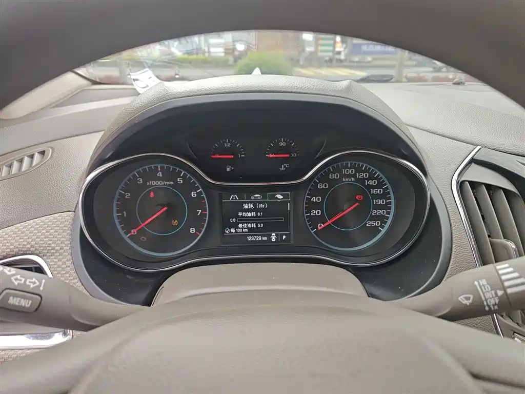 Chevrolet Cruze 2015 1.5L Automatic Fashion Navigation Edition фото 12