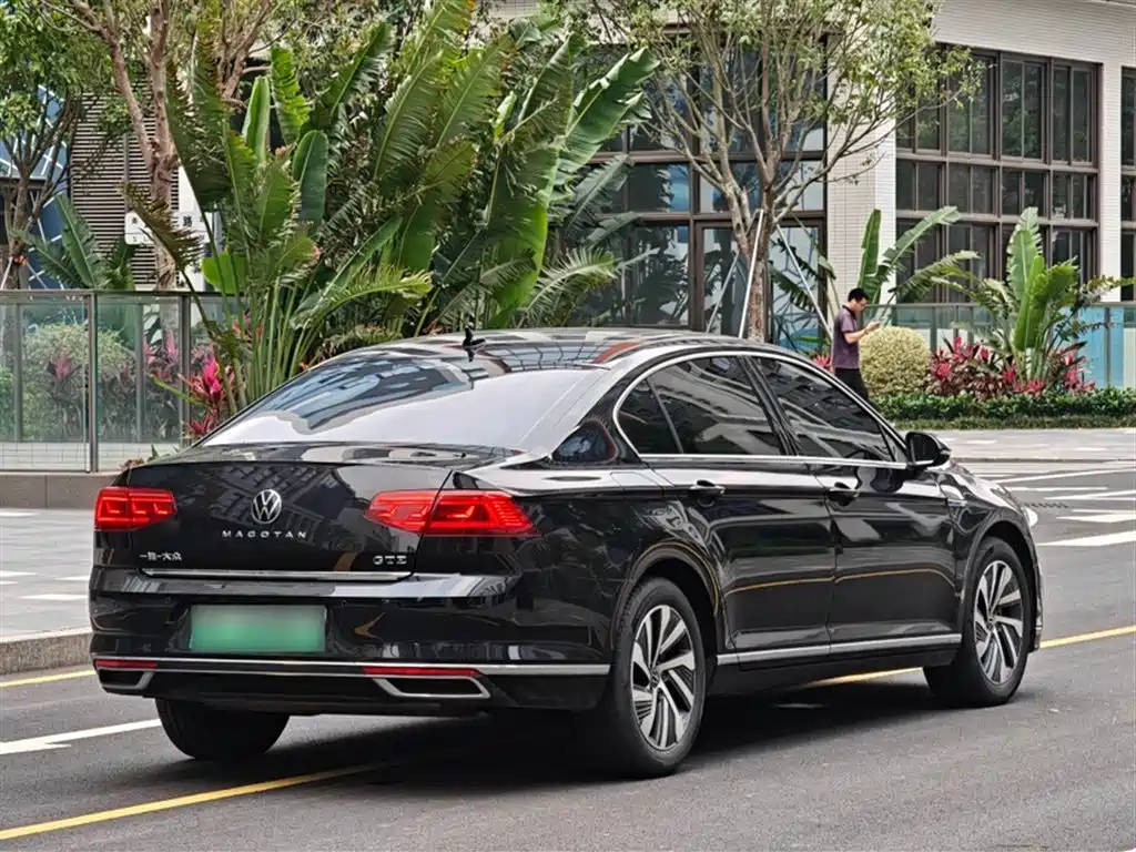 Volkswagen Magotan GTE Plug-in Hybrid 2022 GTE Luxury фото 16
