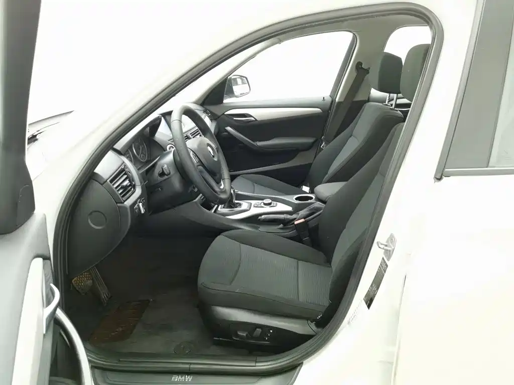 صورة 10 - BMW X1