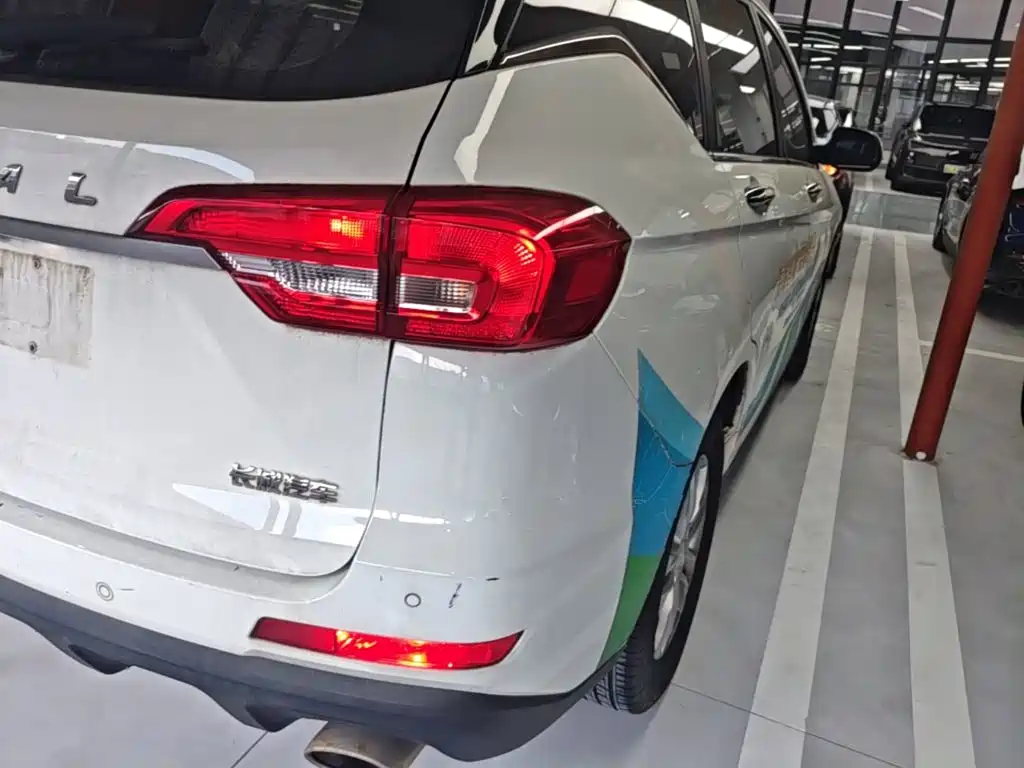 Photo 8 - Haval M6