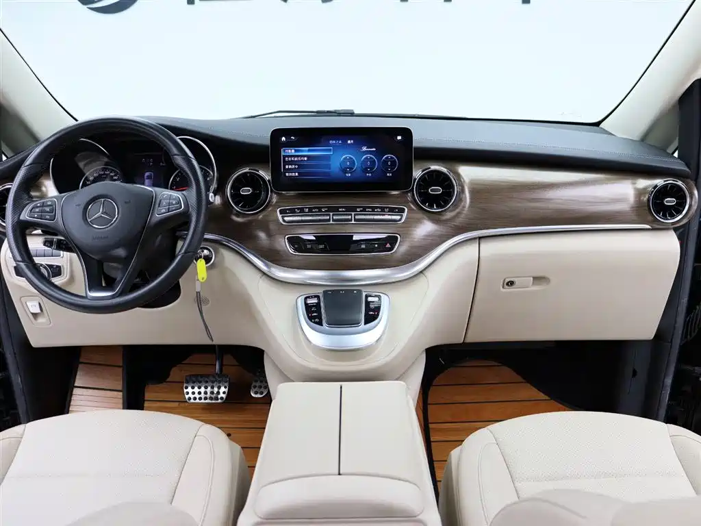 Mercedes-Benz V-Class 2020 Model V 260 L Long Wheelbase Luxury фото 14