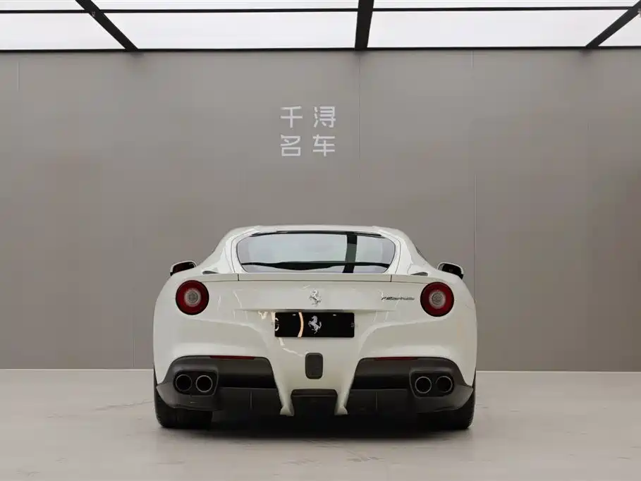 Ferrari F12berlinetta 2013 6.3L Standard фото 15