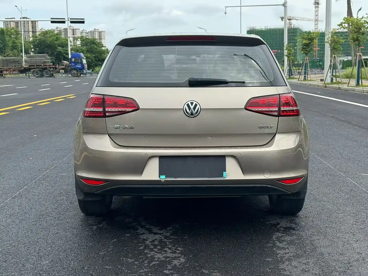 Volkswagen Golf 2017 1.6L Auto Comfort Millionth Edition фото 5