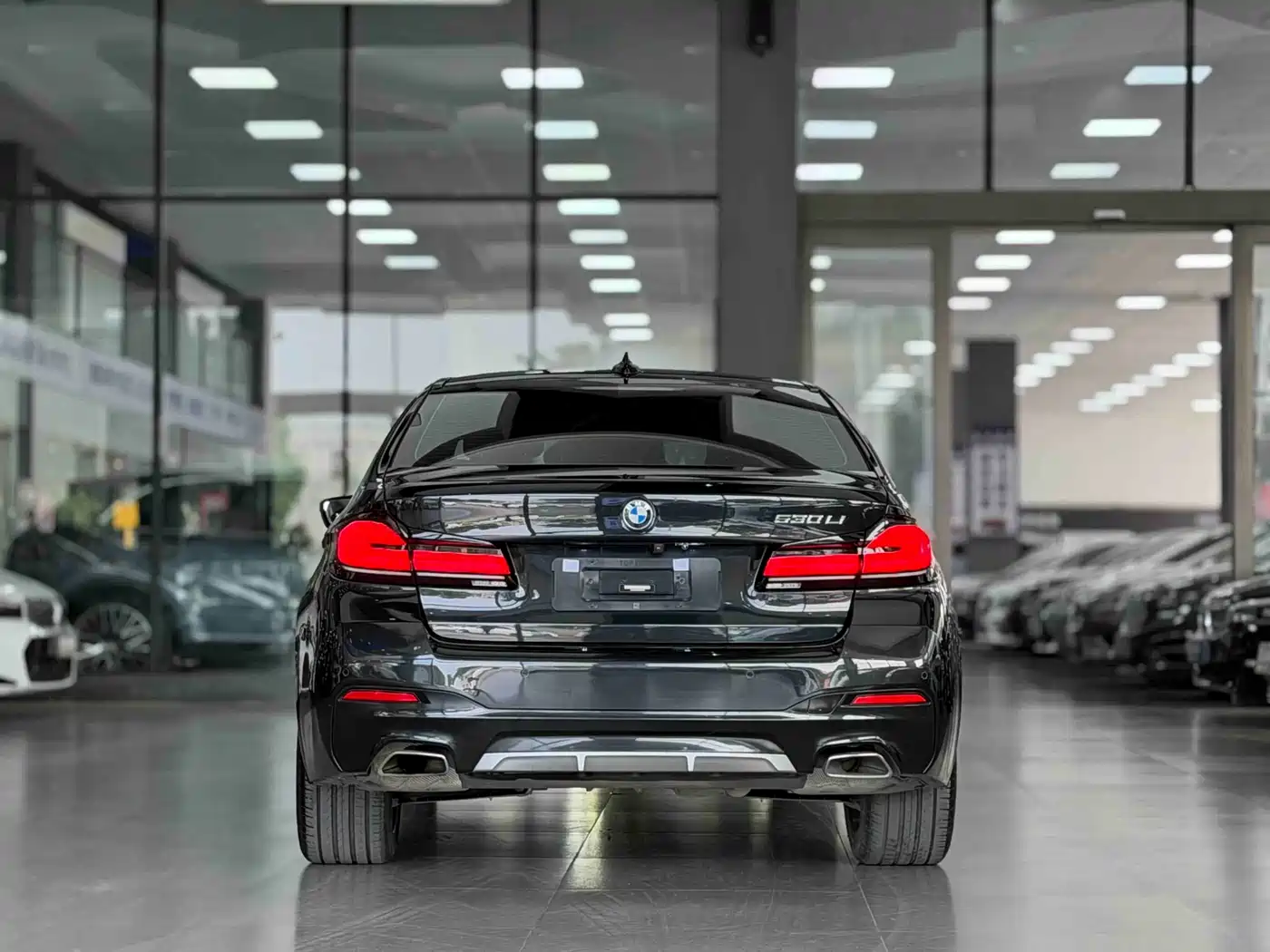 BMW 5 Series 2022 530Li Leading M Sport Package фото 8