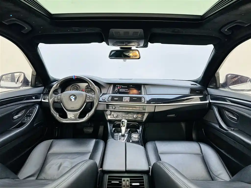 BMW 5 Series 2017 520Li Classic Edition фото 15