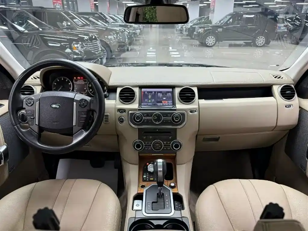 Land Rover Discovery 2011 5.0 V8 HSE фото 9