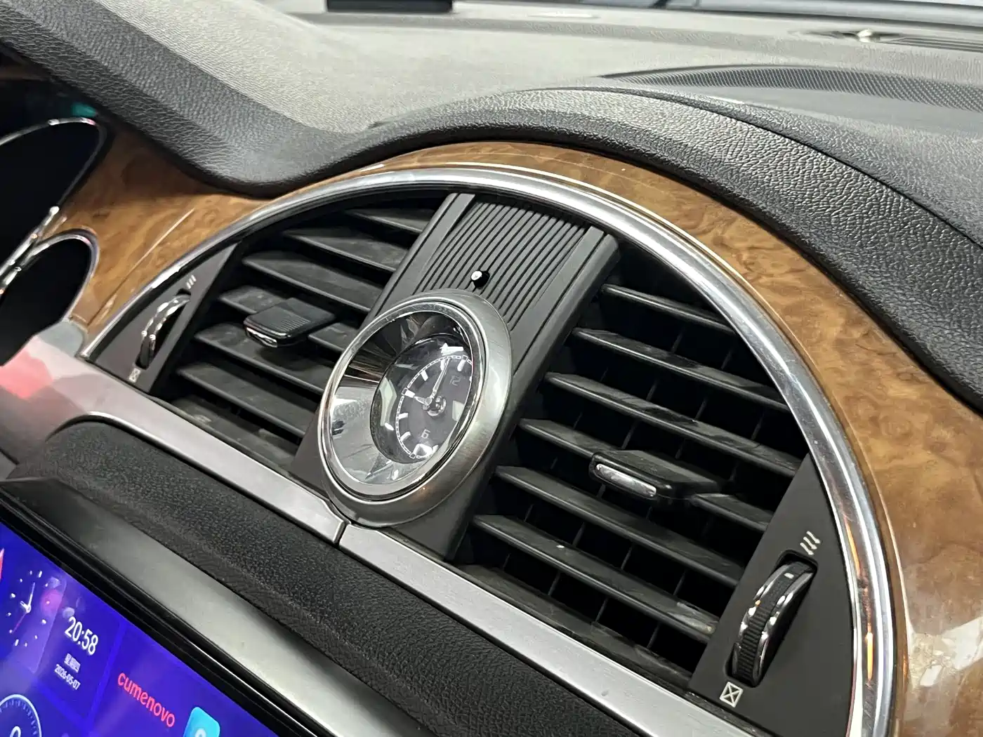 Buick Enclave 2010 3.6L Flagship Edition фото 13