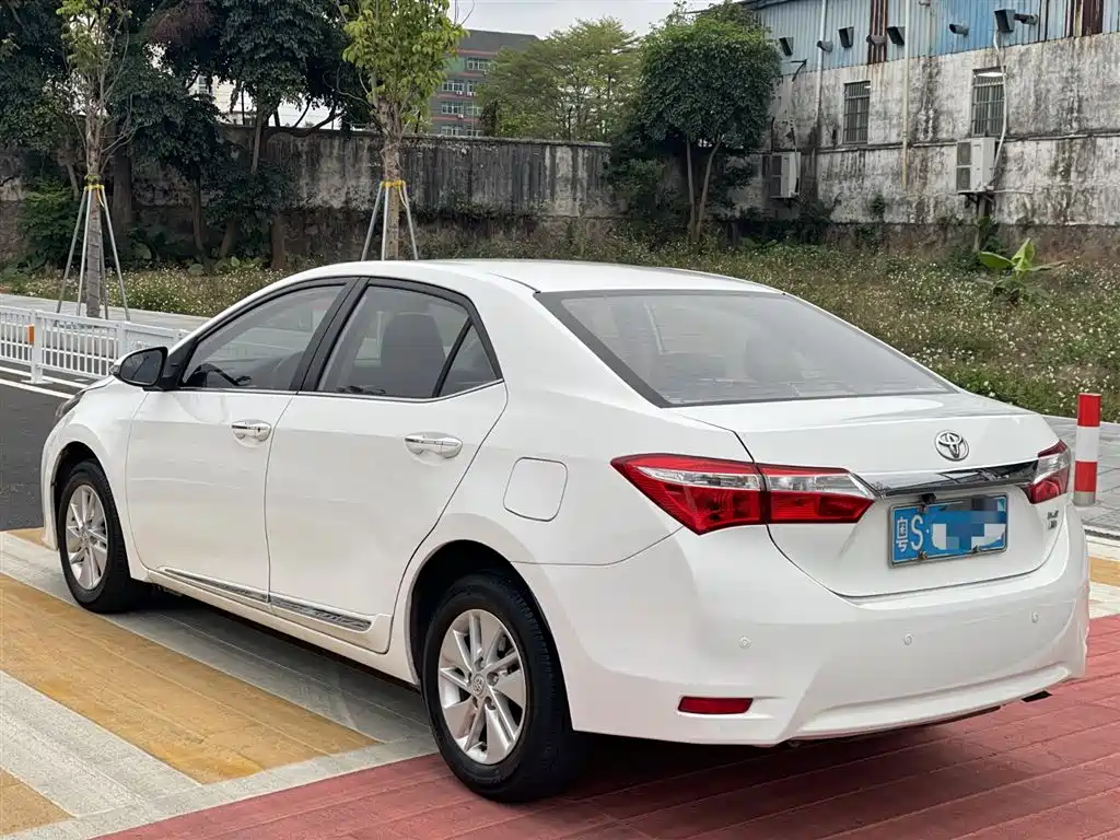 Toyota Corolla 2017 1.2T CVT GL-i фото 4
