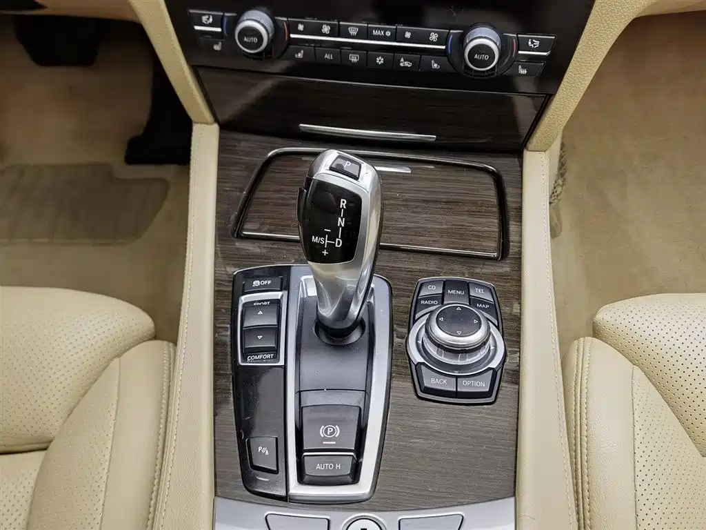 BMW 7 Series 2009 Model 740Li Leading Edition фото 13
