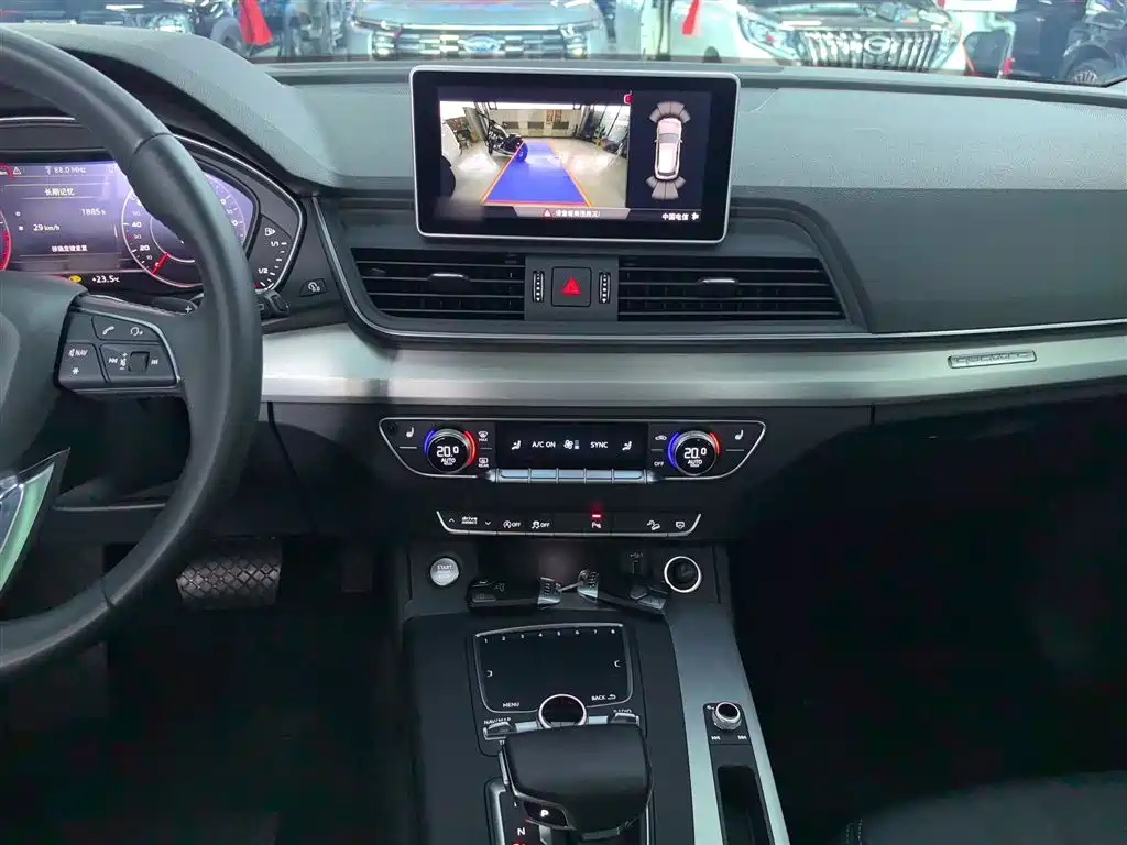 Audi Q5L 2020 Facelift 40 TFSI Honor Fashion фото 8