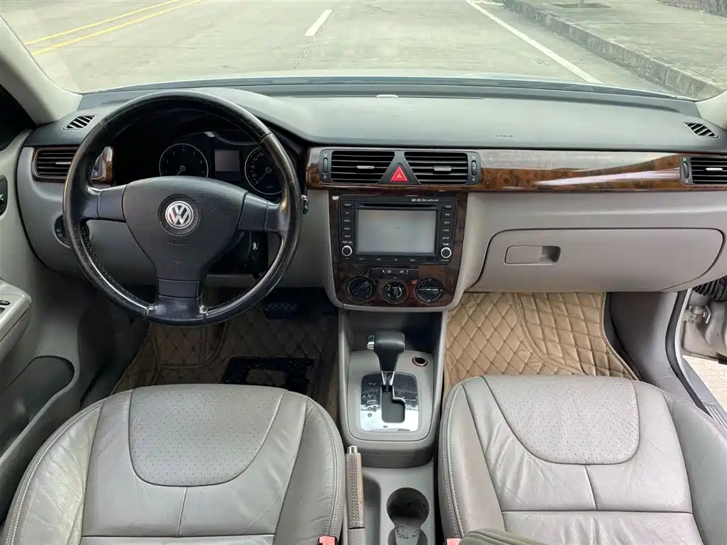 Volkswagen Bora 2008 Model 2.0L Automatic Luxury фото 7