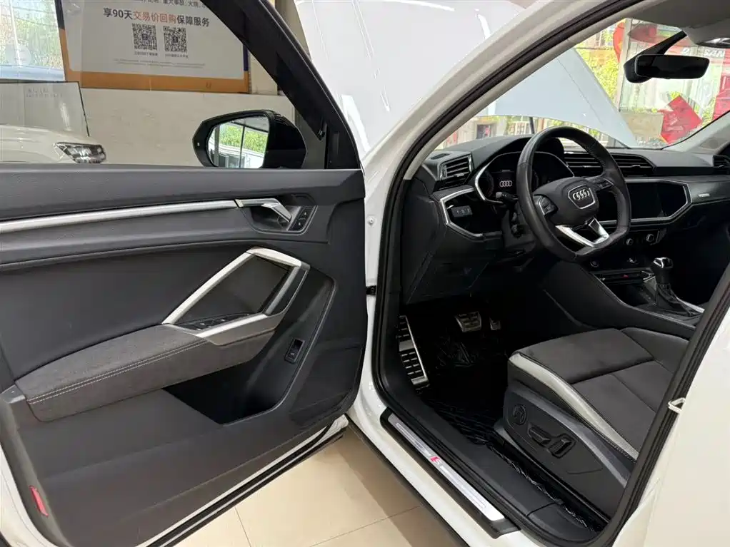 Audi Q3 2023 35 TFSI Fashion Dynamic (1.4T) фото 17