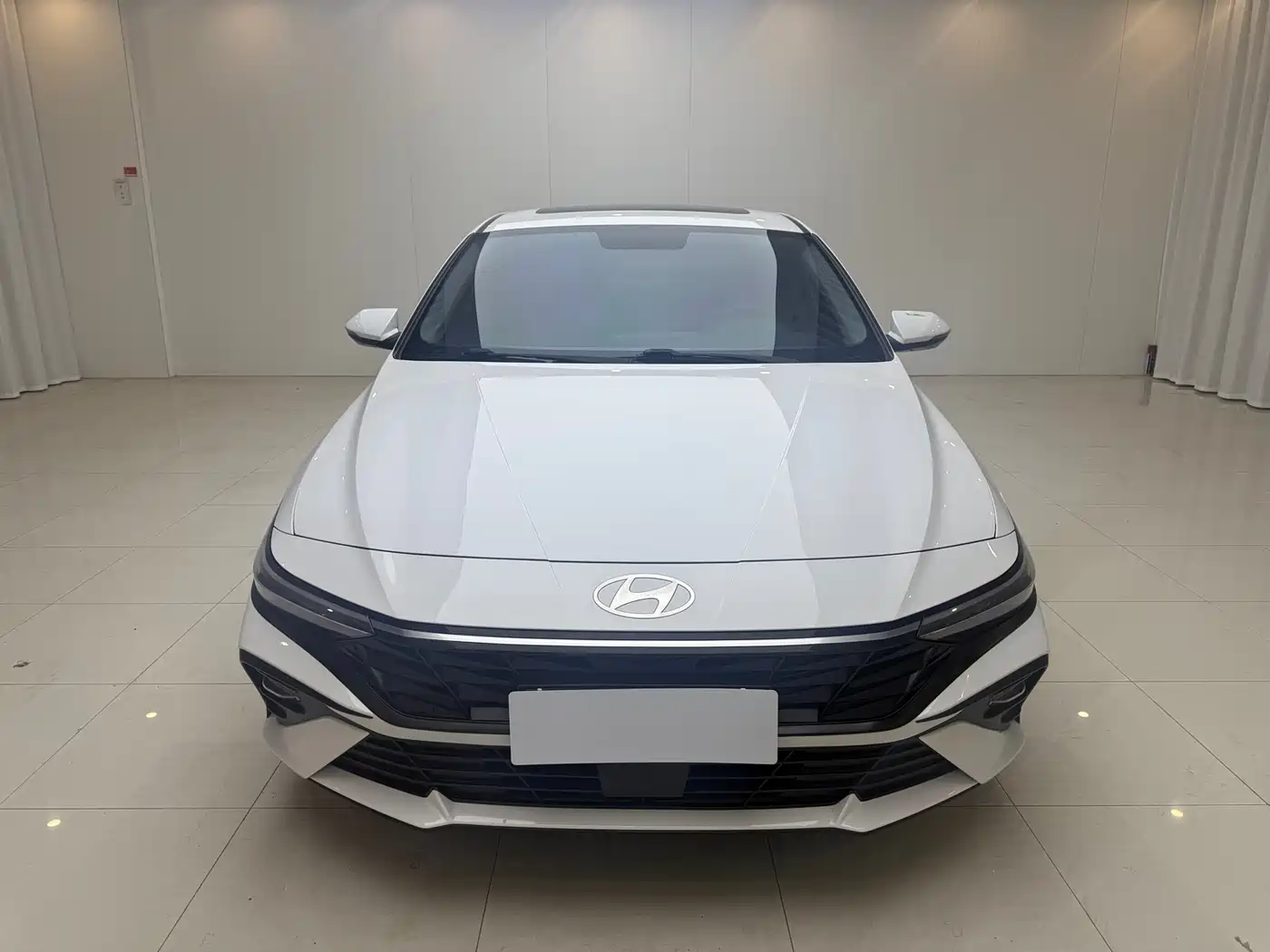 Hyundai Elantra 2023 1.5L CVT GLX Elite Edition фото 2