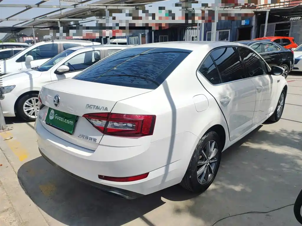 Škoda Octavia 2018 TSI230 DSG Comfort Edition фото 7