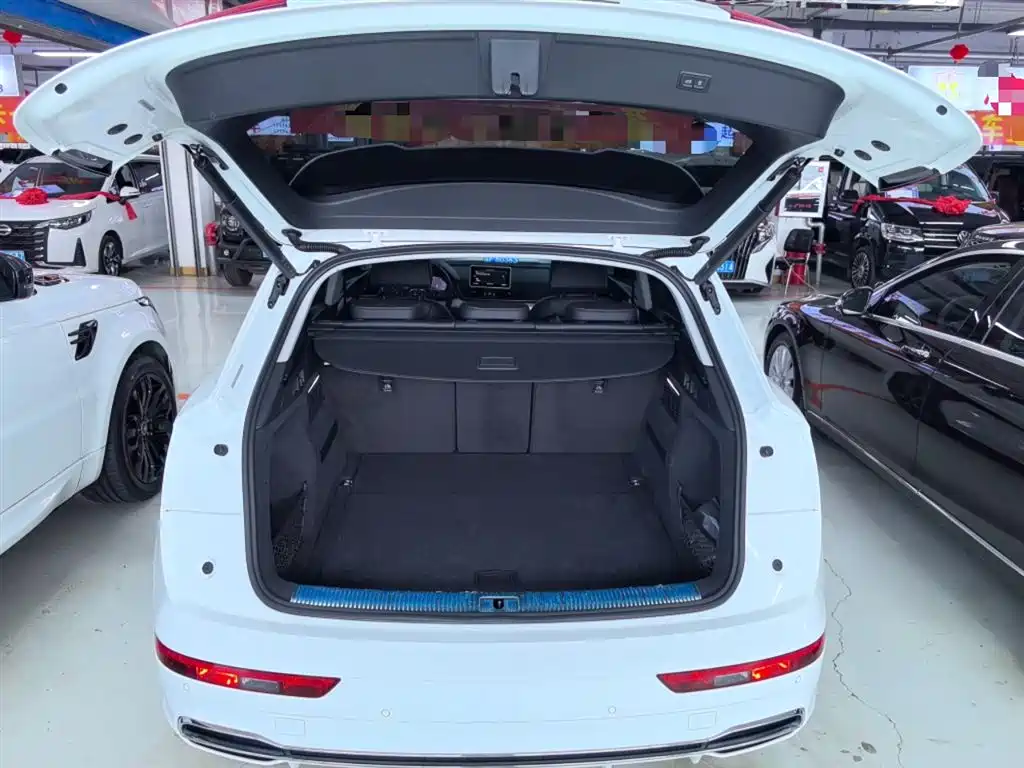 Audi Q5L 2020 Facelift 40 TFSI Honor Fashion фото 20