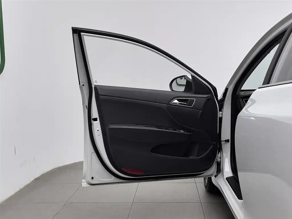 Hyundai Mistra 2014 1.8L Auto Premium DLX фото 8