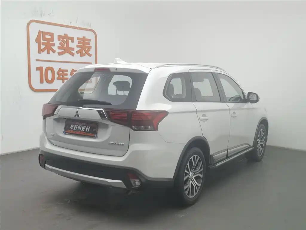 Mitsubishi Outlander 2018 2.0L 2WD Glory Edition 5-seater фото 2