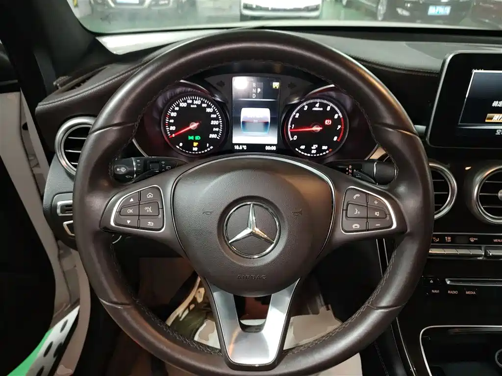 Mercedes-Benz GLC 2018 GLC 260 4MATIC Dynamic фото 11