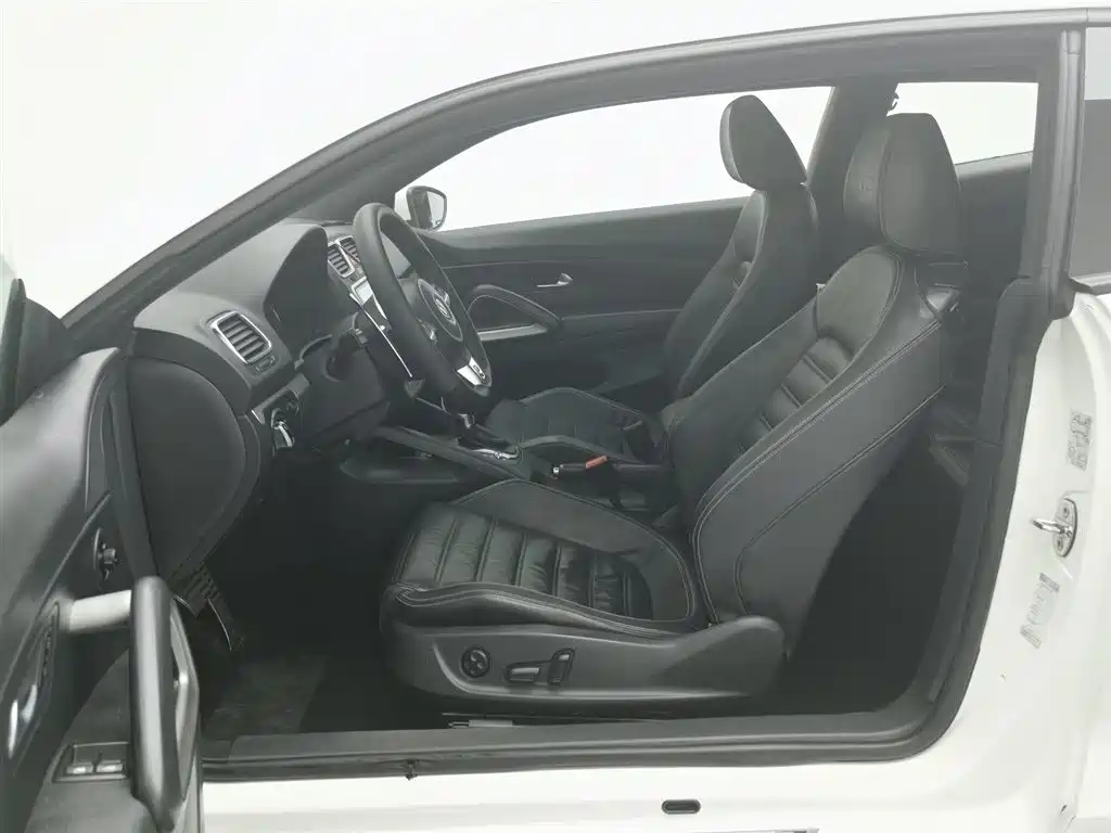 Volkswagen Scirocco 2011 2.0TSI R-Line фото 10