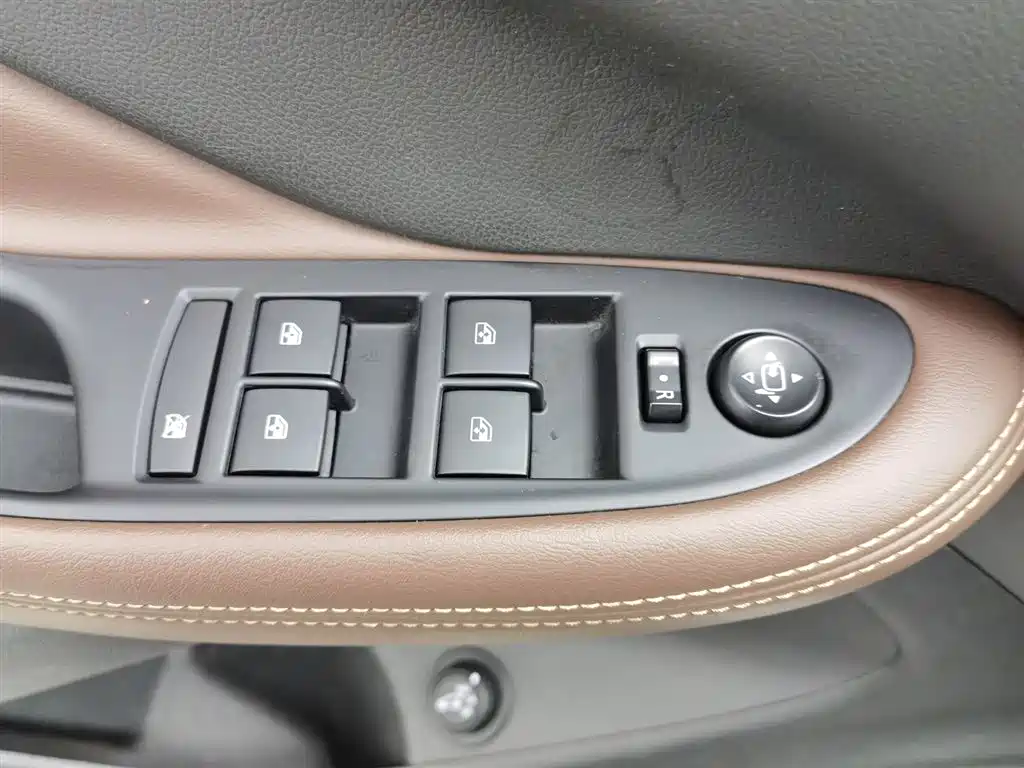 Buick Envision Plus 2017 28T AWD Elite фото 9