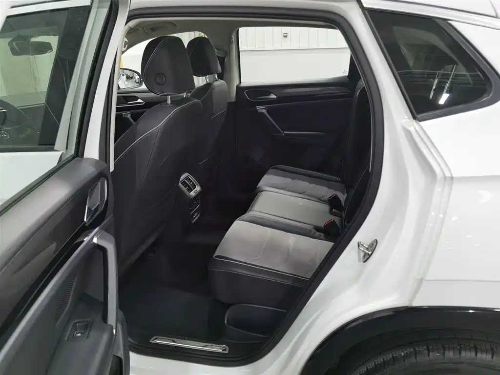 Volkswagen Tayron X 2020 330TSI 2WD Premium Smart Edition фото 15