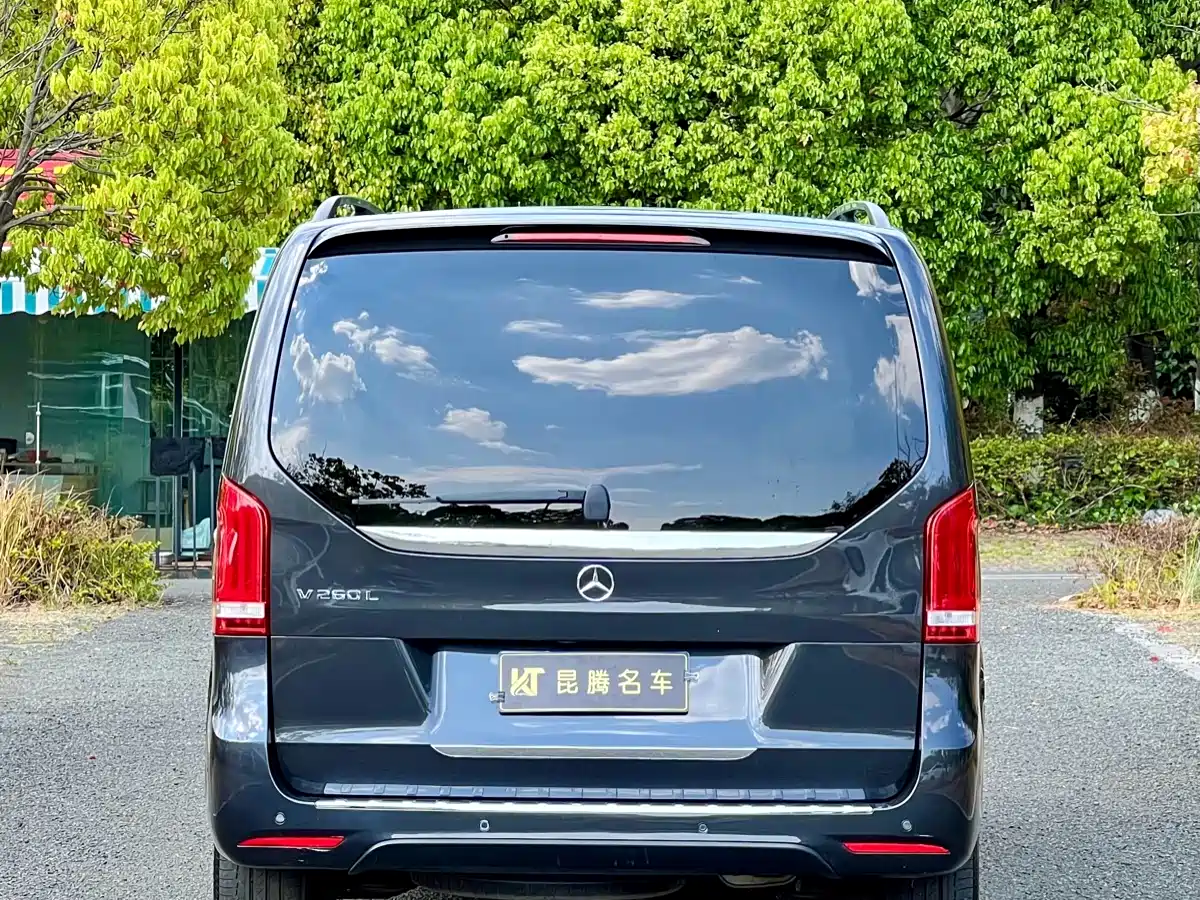 Mercedes-Benz V-Class 2020 Model V 260 L Long Wheelbase Luxury фото 14